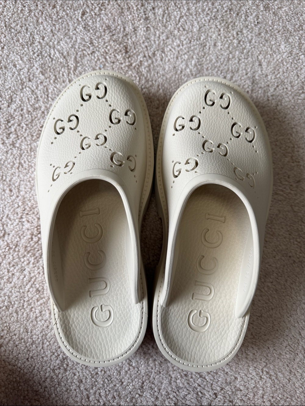 Gucci Cream Perforated GG Slide Clogs - Picture 7 of 8